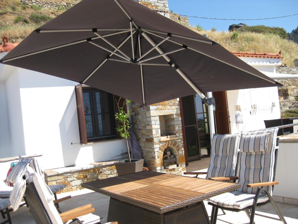 Astra-Ferienhaus Mit Grosser Dachterrasse Und Top-Ausstattung In Nas Armenistis  Exterior foto