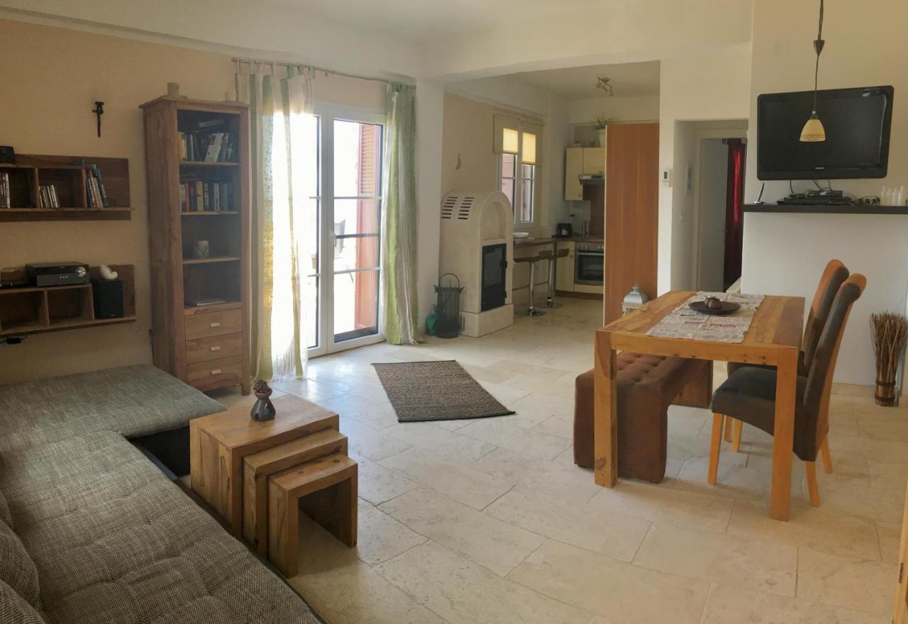 Astra-Ferienhaus Mit Grosser Dachterrasse Und Top-Ausstattung In Nas Armenistis  Exterior foto